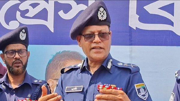 দুই মাসে মাদক সংশ্লিষ্টতায় ২৭ পুলিশ সদস্য কারাগারে : আইজিপি