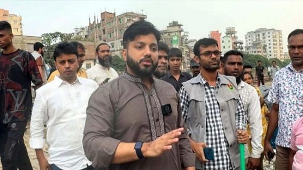 সামাজিক প্রতিরোধ' করতে সতর্কতার জন্য অস্ত্র দেখিয়েছি : ইশরাক