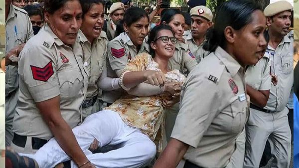 দিল্লির আন্দোলনে এবার তরুণদের মুখপাত্র নেহা বোরা আটক